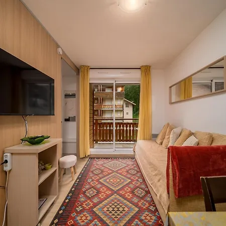 Cozy With Communal Pool Apartman