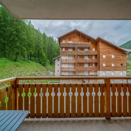 Cozy With Communal Pool Allos